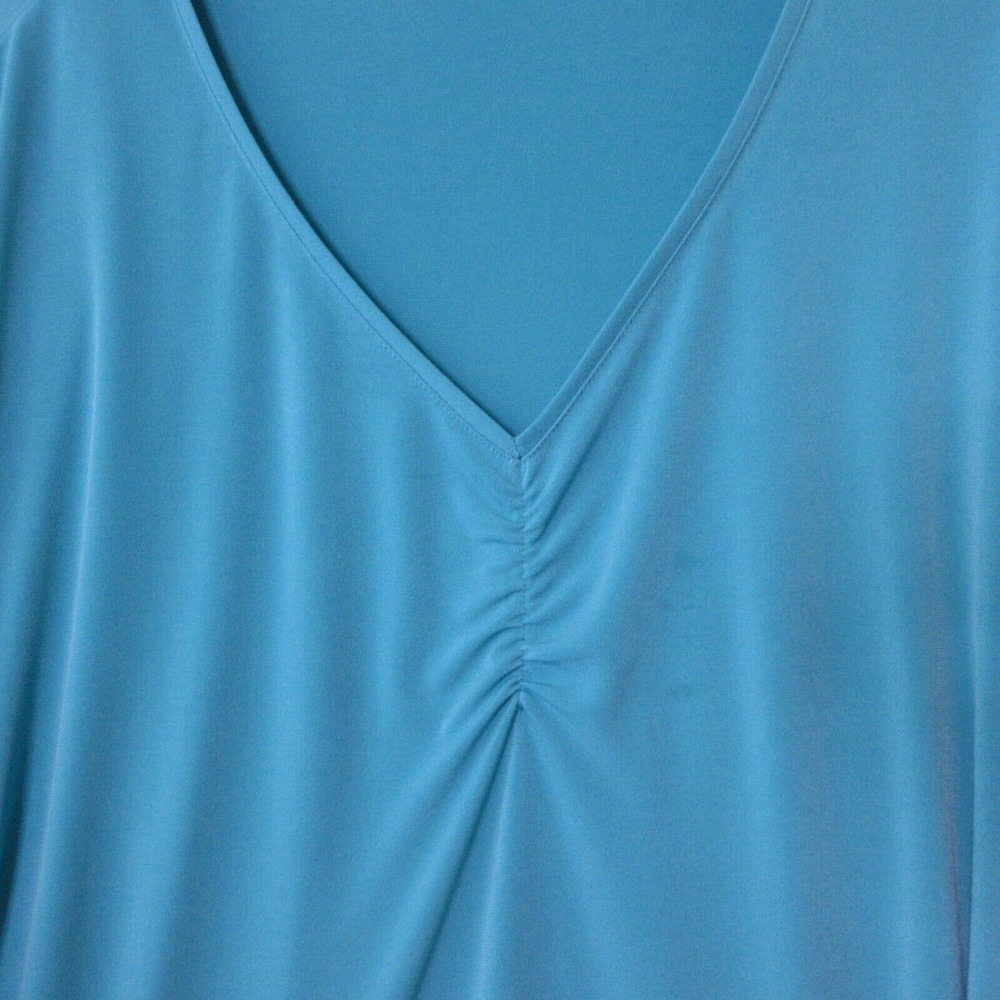 Susan Graver Plus 2X Blue Liquid Knit Slinky Top - Picture 2 of 12